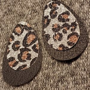 Handmade SUPER Sparkly Leopard print earrings!!